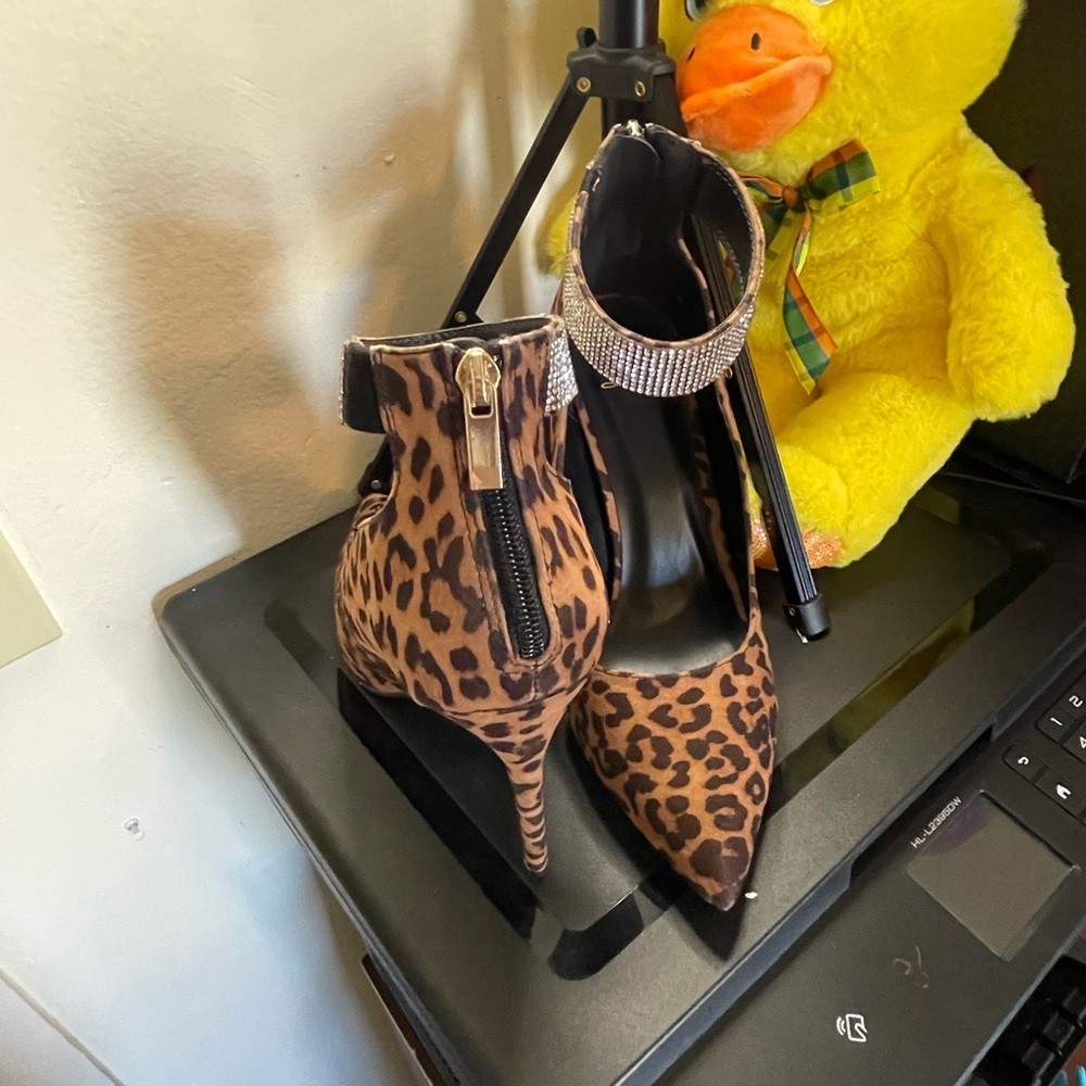 Shoes - Picture 6 of 6